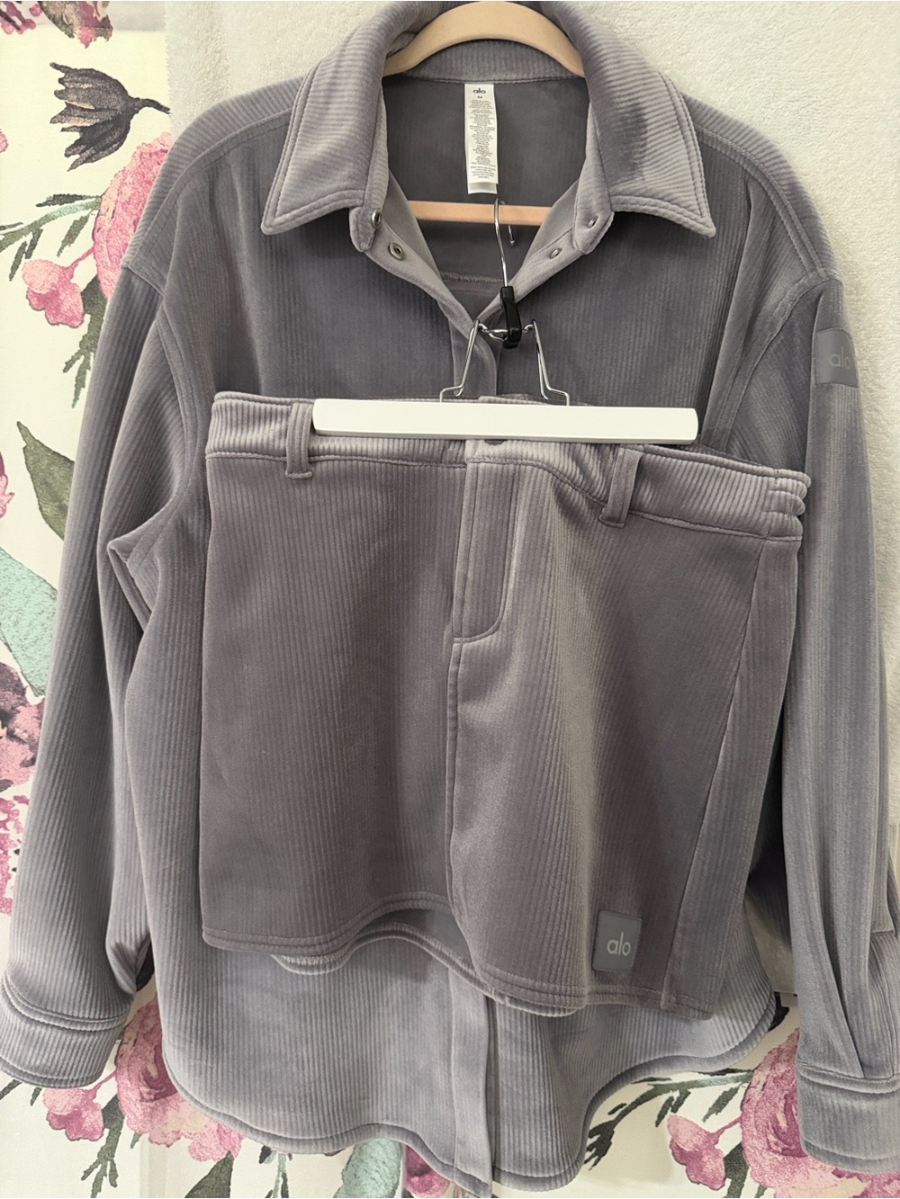 ALO Yoga Light Gray Corduroy Shirt Jacket